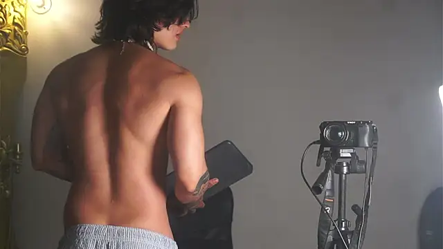 dantecoppolaa  online show from February 10, 2:52 am