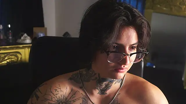 dantecoppolaa  online show from February 21, 3:32 pm