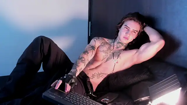 dantecoppolaa  online show from March 7, 9:59 pm