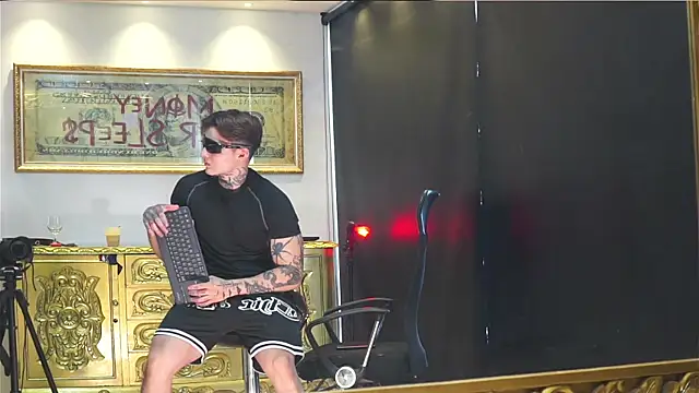dantecoppolaa  online show from July 30, 9:03 pm