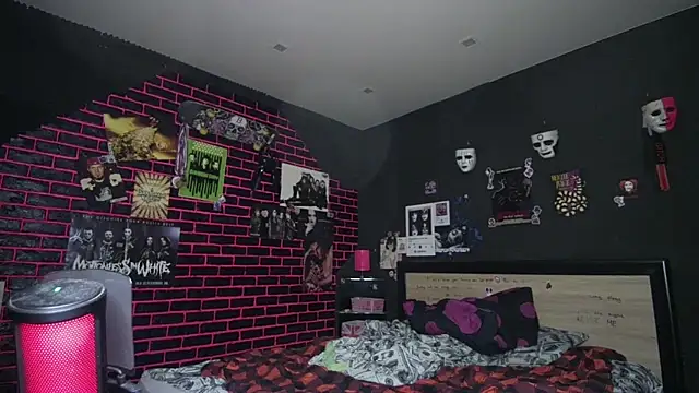 Snapshot of MoorderxDoll chatting on March 22, 9:51 pm MoorderxDoll online show from March 22, 9:51 pm