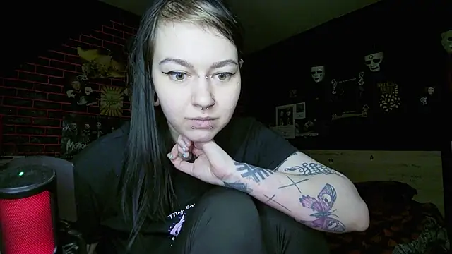 Snapshot of MoorderxDoll chatting on July 8, 10:25 pm MoorderxDoll online show from July 8, 10:25 pm