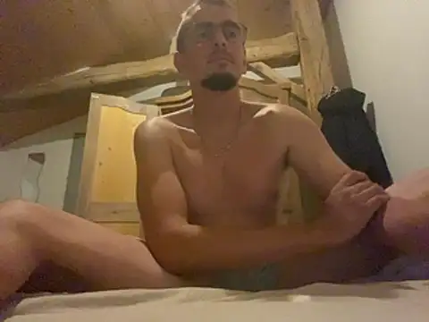 Snapshot of sunsylvain chatting on July 11, 12:41 pm sunsylvain online show from July 11, 12:41 pm