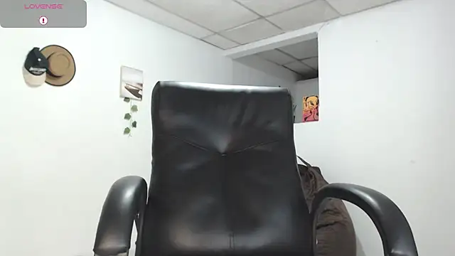 Aaronblack1  online show from September 22, 1:51 am