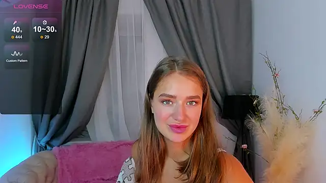 Snapshot of LovelyJessie chatting on March 21, 2:40 pm LovelyJessie online show from March 21, 2:40 pm