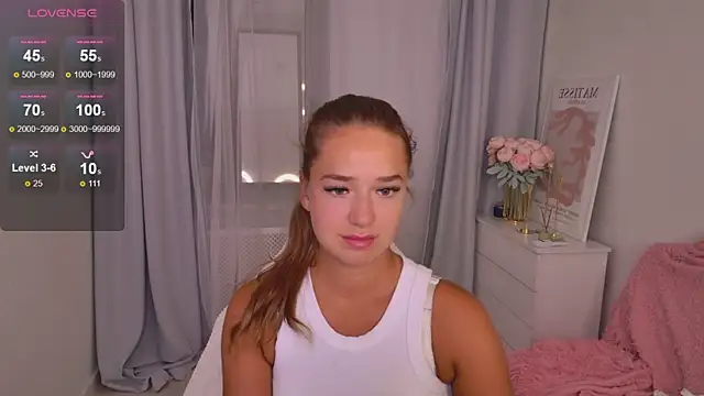 Snapshot of LovelyJessie chatting on September 12, 1:55 pm LovelyJessie online show from September 12, 1:55 pm