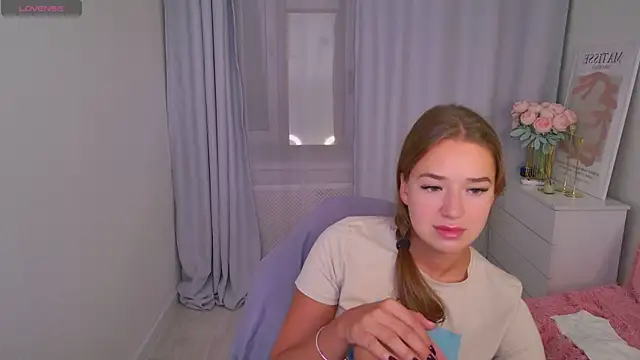 Snapshot of LovelyJessie chatting on September 17, 3:24 pm LovelyJessie online show from September 17, 3:24 pm