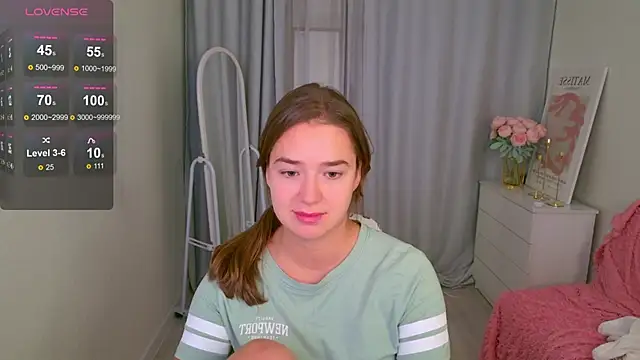 LovelyJessie online show from November 10, 1:43 pm