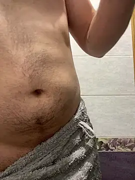 Snapshot of vanho29 chatting on February 23, 1:25 am vanho29 online show from February 23, 1:25 am