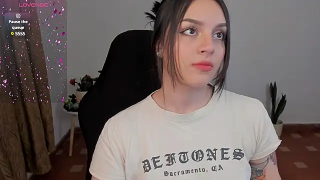 anaveleeez online show from December 10, 3:09 am