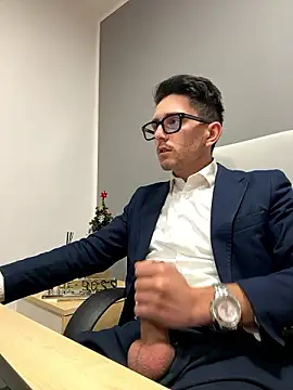 Snapshot of masterboss_ chatting on December 4, 12:36 pm masterboss online show from December 4, 12:36 pm