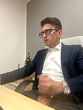 Snapshot of masterboss_ chatting on December 4, 7:56 pm masterboss online show from December 4, 7:56 pm