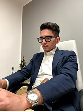 Snapshot of masterboss_ chatting on December 5, 12:44 pm masterboss online show from December 5, 12:44 pm