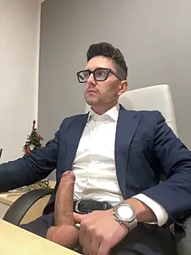 Snapshot of masterboss_ chatting on December 19, 1:07 pm masterboss online show from December 19, 1:07 pm