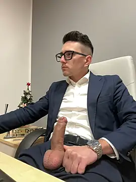 Snapshot of masterboss_ chatting on December 23, 12:52 pm masterboss online show from December 23, 12:52 pm