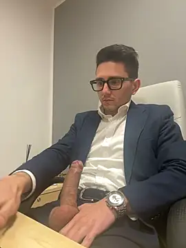 Snapshot of masterboss_ chatting on January 9, 12:52 pm masterboss online show from January 9, 12:52 pm