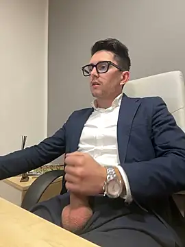 Snapshot of masterboss_ chatting on January 10, 12:36 pm masterboss online show from January 10, 12:36 pm