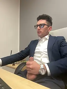 Snapshot of masterboss_ chatting on January 21, 1:11 pm masterboss online show from January 21, 1:11 pm