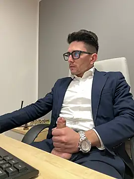 Snapshot of masterboss_ chatting on January 22, 12:38 pm masterboss online show from January 22, 12:38 pm