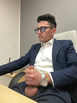 Snapshot of masterboss_ chatting on January 24, 12:52 pm masterboss online show from January 24, 12:52 pm