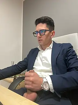 Snapshot of masterboss_ chatting on January 30, 12:37 pm masterboss online show from January 30, 12:37 pm