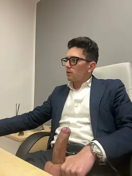 Snapshot of masterboss_ chatting on January 31, 12:29 pm masterboss online show from January 31, 12:29 pm