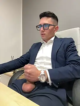 Snapshot of masterboss_ chatting on February 3, 12:36 pm masterboss online show from February 3, 12:36 pm