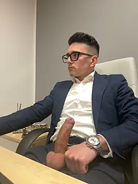 Snapshot of masterboss_ chatting on February 4, 12:55 pm masterboss online show from February 4, 12:55 pm