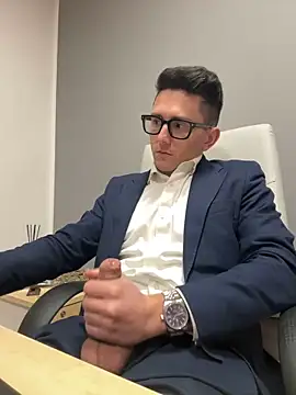 Snapshot of masterboss_ chatting on February 13, 12:43 pm masterboss online show from February 13, 12:43 pm