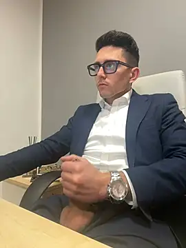 Snapshot of masterboss_ chatting on February 15, 1:05 pm masterboss online show from February 15, 1:05 pm