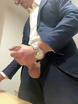 Snapshot of masterboss_ chatting on February 17, 7:53 pm masterboss online show from February 17, 7:53 pm