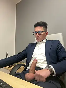 Snapshot of masterboss_ chatting on February 25, 1:28 pm masterboss online show from February 25, 1:28 pm