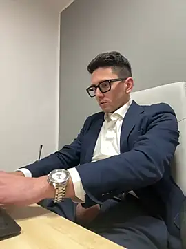 Snapshot of masterboss_ chatting on March 4, 12:55 pm masterboss online show from March 4, 12:55 pm