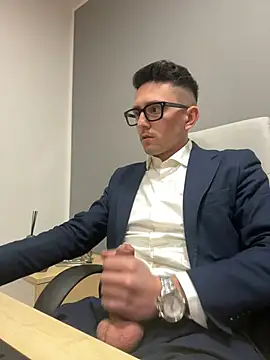 Snapshot of masterboss_ chatting on March 10, 12:37 pm masterboss online show from March 10, 12:37 pm