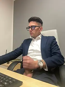 Snapshot of masterboss_ chatting on March 12, 12:36 pm masterboss online show from March 12, 12:36 pm