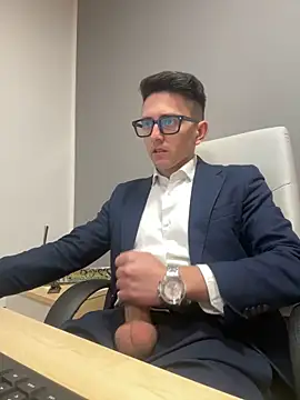 Snapshot of masterboss_ chatting on March 17, 12:46 pm masterboss online show from March 17, 12:46 pm