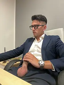 Snapshot of masterboss_ chatting on September 30, 11:26 am masterboss online show from September 30, 11:26 am