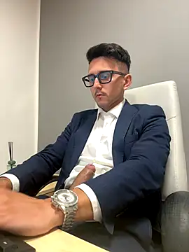 Snapshot of masterboss_ chatting on October 2, 11:28 am masterboss online show from October 2, 11:28 am