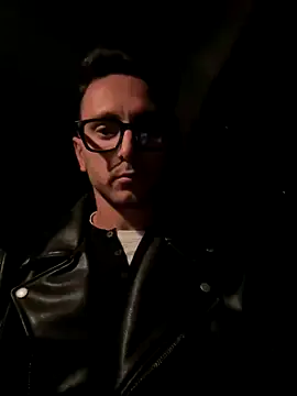 Snapshot of masterboss_ chatting on October 5, 9:13 pm masterboss online show from October 5, 9:13 pm