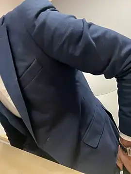 Snapshot of masterboss_ chatting on October 10, 8:35 am masterboss online show from October 10, 8:35 am