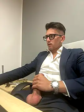 Snapshot of masterboss_ chatting on October 13, 11:32 am masterboss online show from October 13, 11:32 am