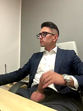 Snapshot of masterboss_ chatting on October 27, 1:04 pm masterboss online show from October 27, 1:04 pm