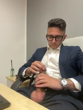 Snapshot of masterboss_ chatting on October 28, 2:20 pm masterboss online show from October 28, 2:20 pm