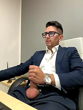 Snapshot of masterboss_ chatting on November 4, 12:59 pm masterboss online show from November 4, 12:59 pm