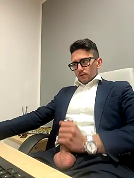 Snapshot of masterboss_ chatting on November 28, 1:25 pm masterboss online show from November 28, 1:25 pm