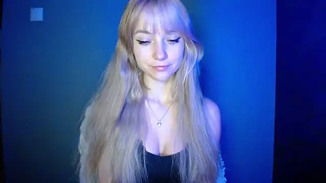 LuciaYoung online show from October 4, 5:49 am