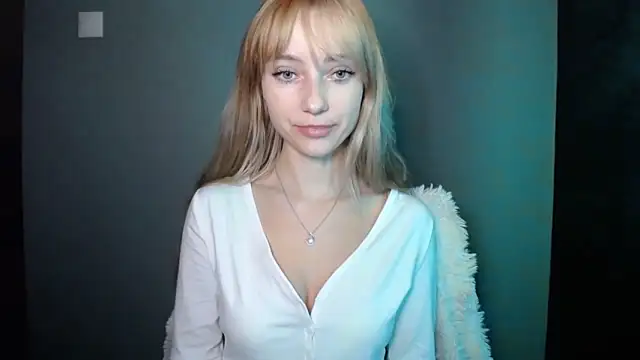 LuciaYoung online show from October 8, 6:16 pm