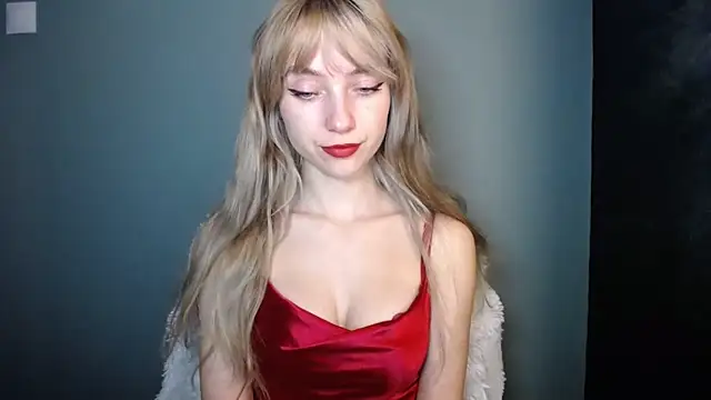 LuciaYoung online show from November 23, 7:35 pm