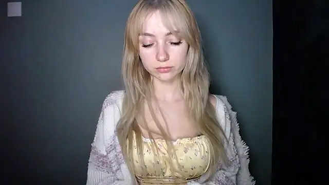 LuciaYoung online show from January 7, 7:38 pm