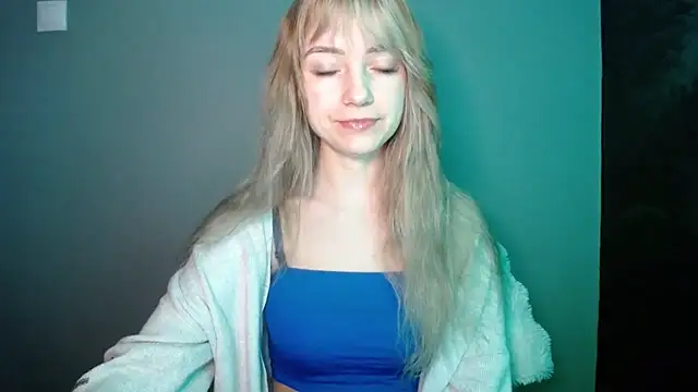 LuciaYoung online show from January 13, 7:46 am